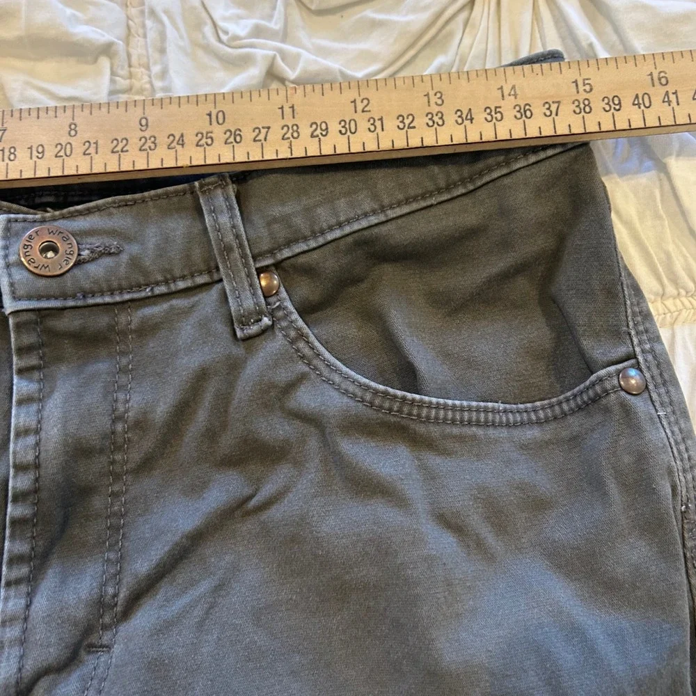 Wrangler Mens Straight‎ Fit Dark Gray Jeans Size 30x32 Work Pant